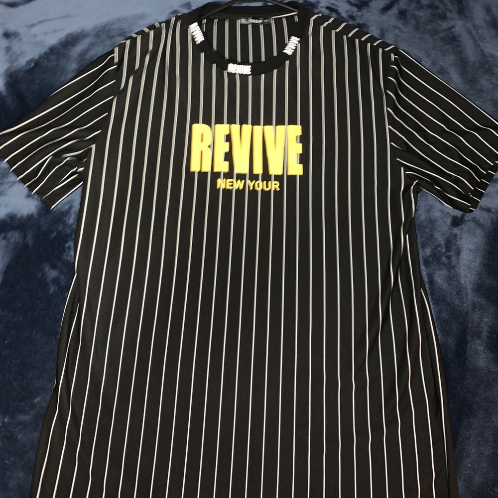 Revive striped T-shirt Men’s size- Large